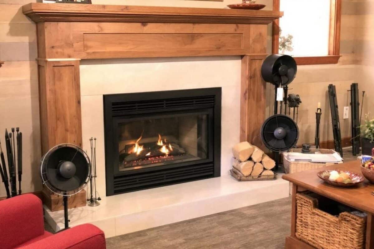 Comment sélectionner le bon ventilateur de poêle selon votre type de combustible : bois ou pellets ?