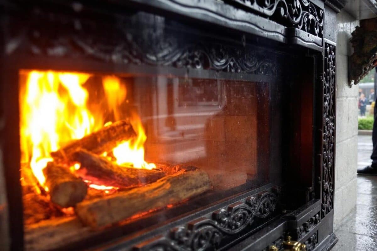 Les lados ocultos das lareiras a lenha que os vendedores omitem de mencionar