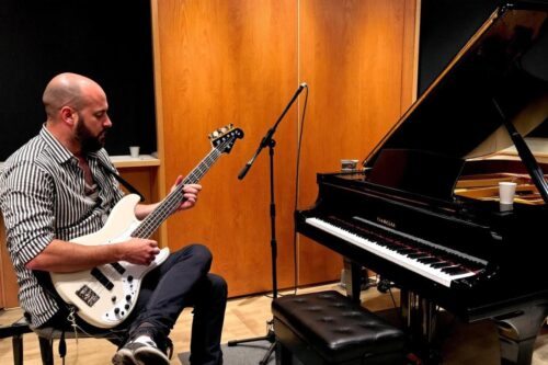 Pianos e Keytars: Instrumentos que Redefinem a Música Moderna