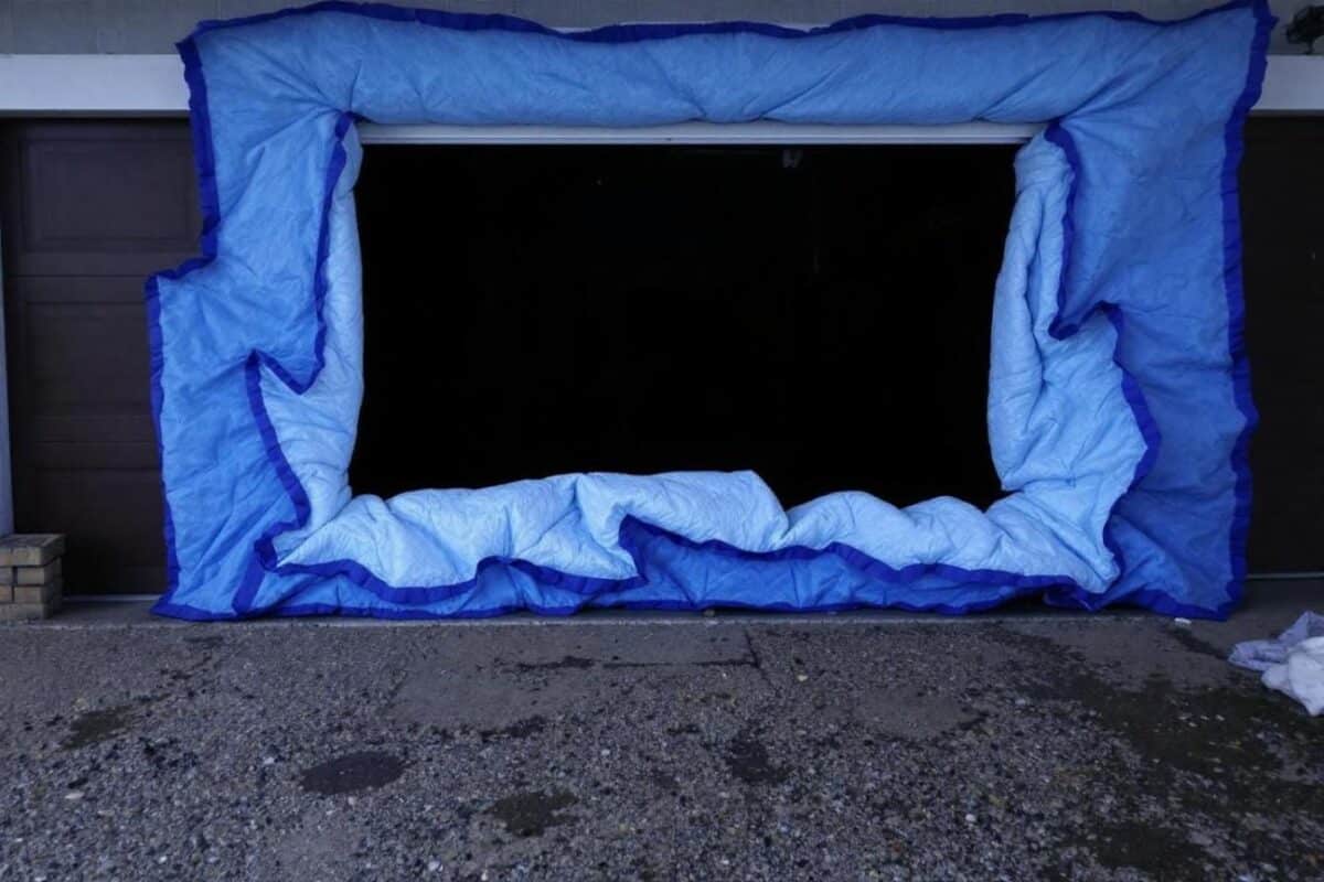 Un kit à moins de 40€ (-17%) pour optimiser l&rsquo;isolation de la porte de garage et réduire sa consommation énergétique